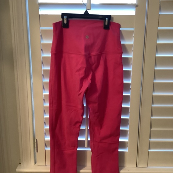 COPY - *SONIC PINK* LULULEMON LEGGINGS NWOT - Picture 5 of 5